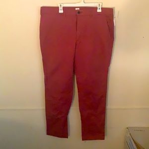 NWT - Gap Khakis - 38x32 - slim